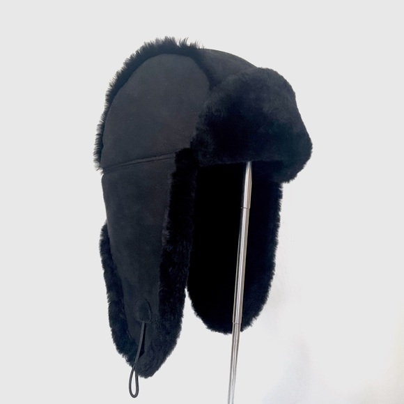 Black UGG shearling Trapper Hat - Picture 1 of 4